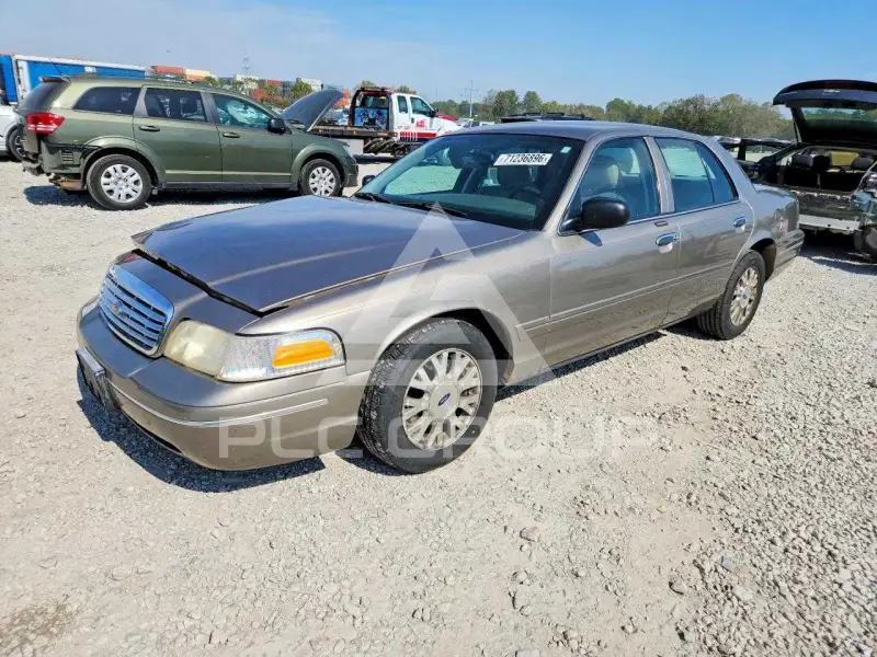2004 Ford CROWN фото