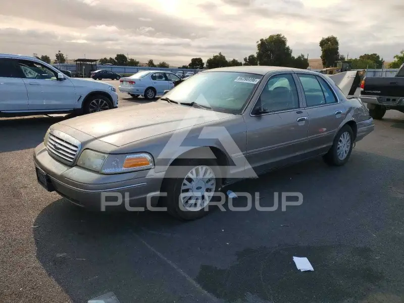 2004 Ford CROWN photo
