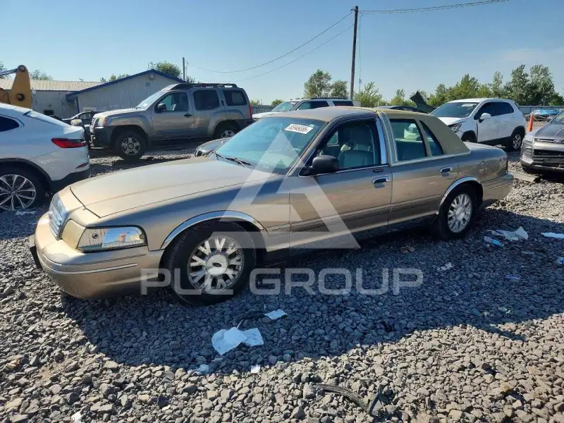 2004 Ford CROWN фото