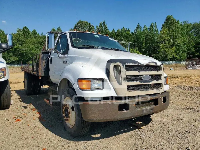 2004 Ford F-650 photo