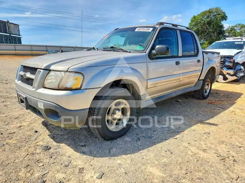 2004 Ford EXPLORER photo