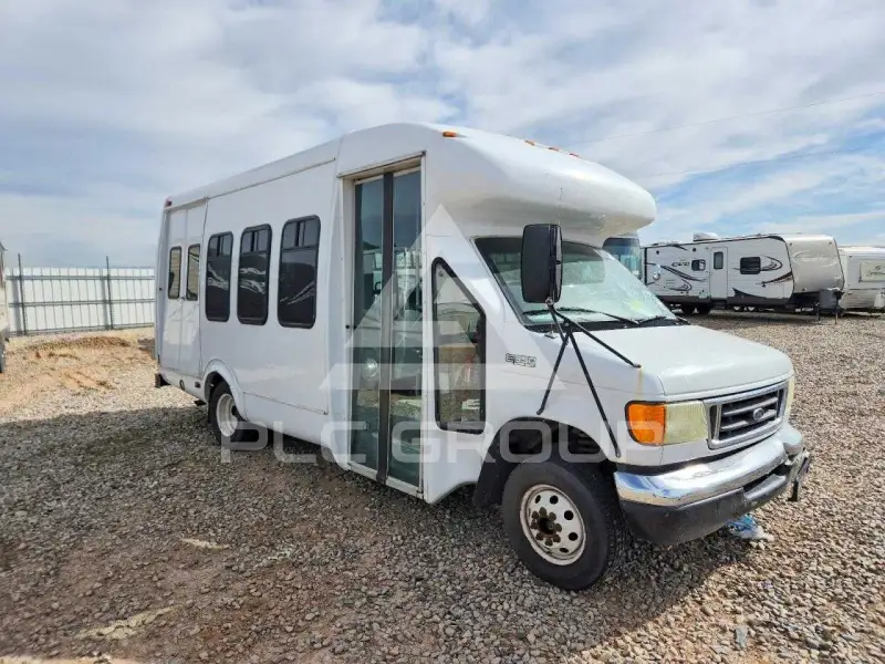 2004 Ford E-350 фото