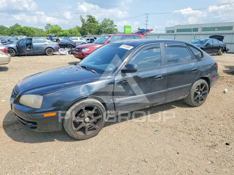 2004 Hyundai Elantra photo