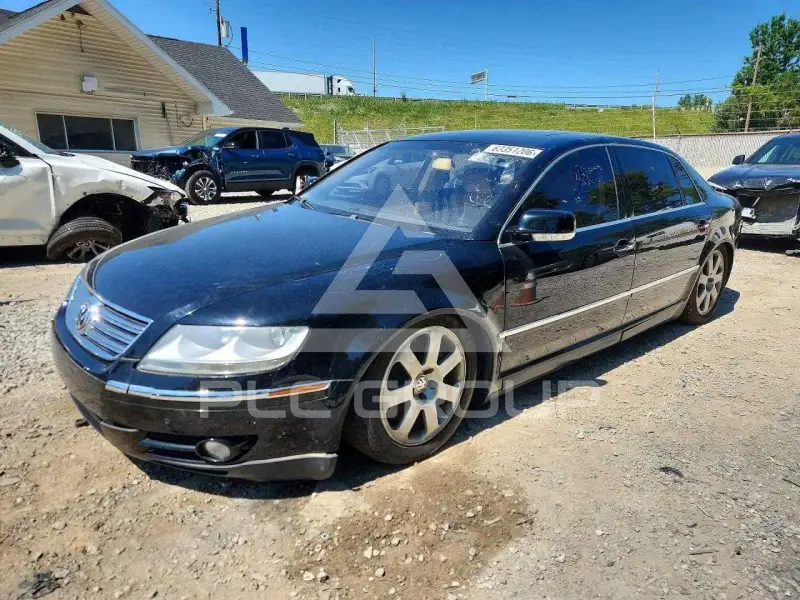 2004 Volkswagen PHAETON photo