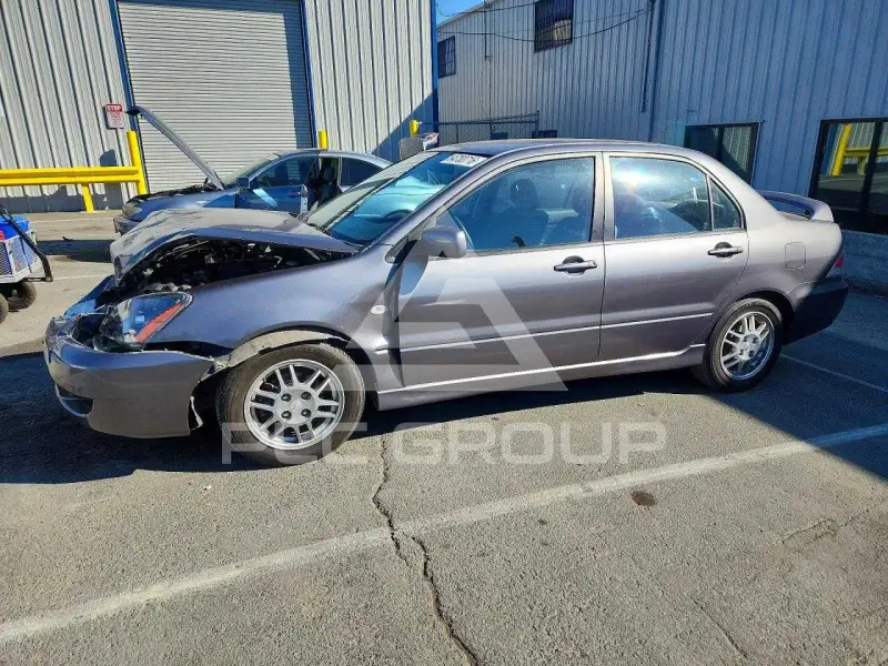 2005 Mitsubishi LANCER photo