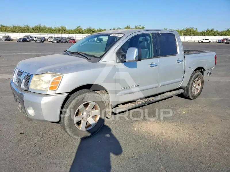 2005 Nissan TITAN photo