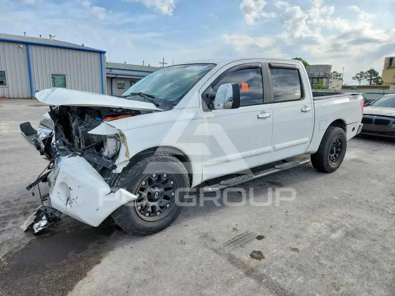 2005 Nissan TITAN фото