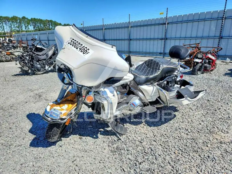 2005 Harley-Davidson FL photo