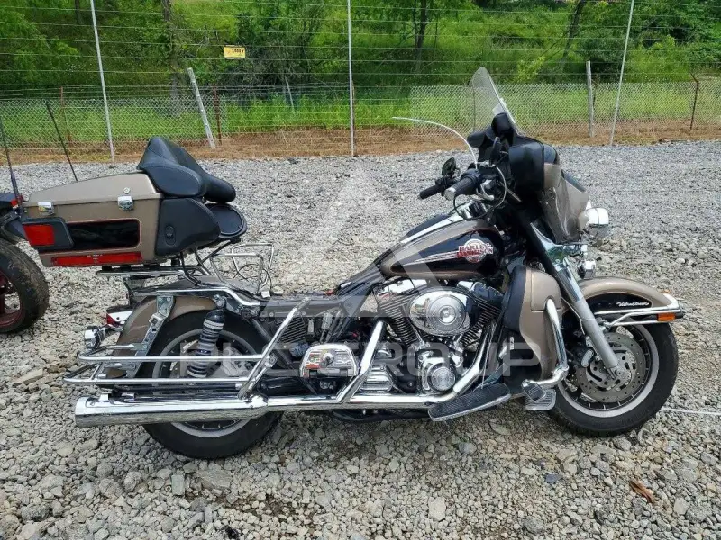 2005 Harley-Davidson FL photo