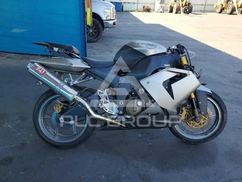 2005 Kawasaki Ninja900 фото