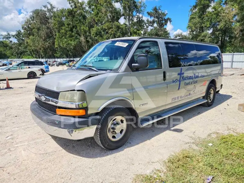 2005 Chevrolet Express photo