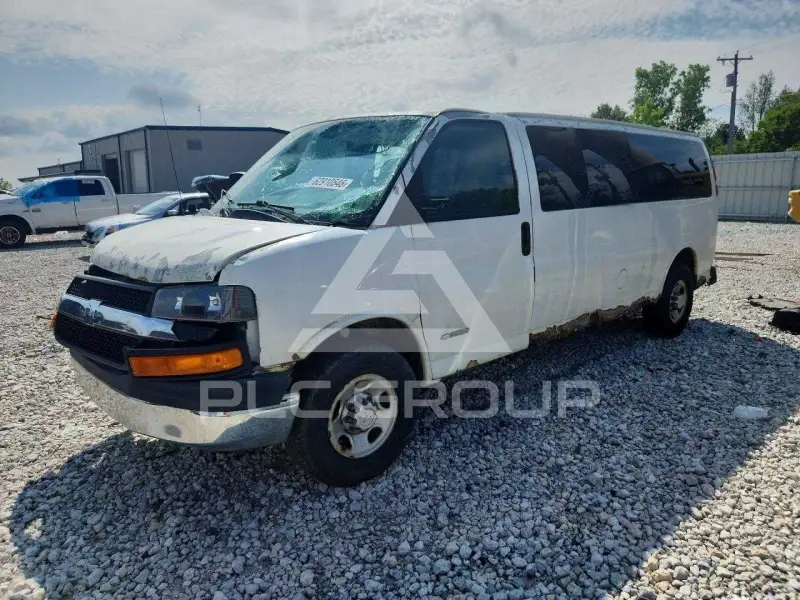 2005 Chevrolet Express photo