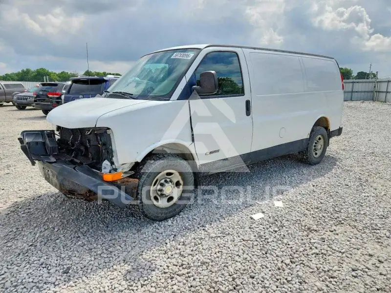 2005 Chevrolet Express photo