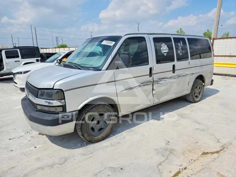 2005 Chevrolet Express photo