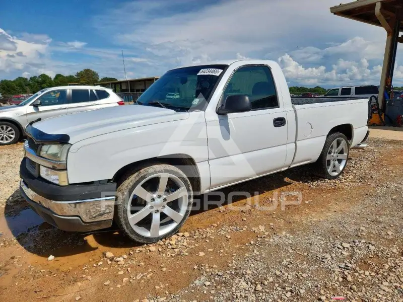2005 Chevrolet Silverado photo