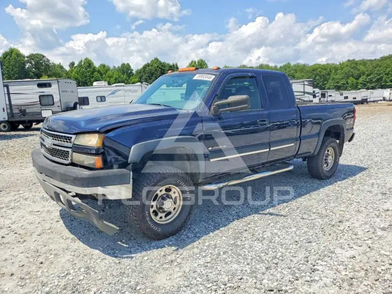 2005 Chevrolet Silverado photo