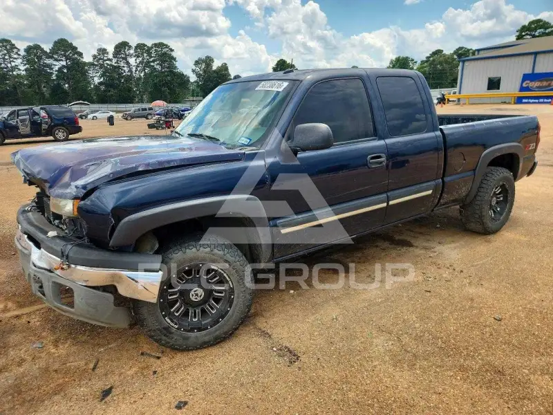 2005 Chevrolet Silverado photo