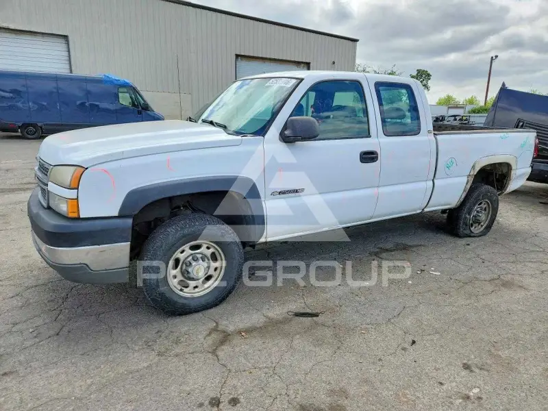 2005 Chevrolet Silverado photo