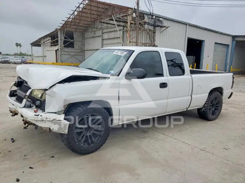 2005 Chevrolet Silverado photo