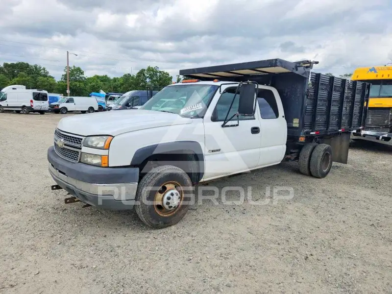 2005 Chevrolet Silverado photo