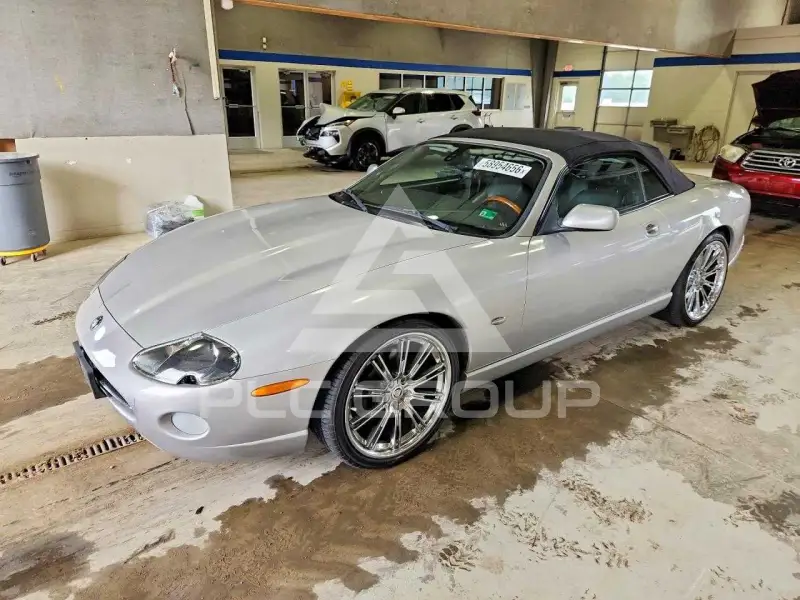 2005 Jaguar XK8 фото