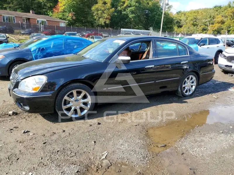 2005 Infinity Q45 photo