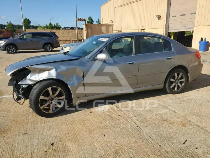 2005 Infinity G35 photo