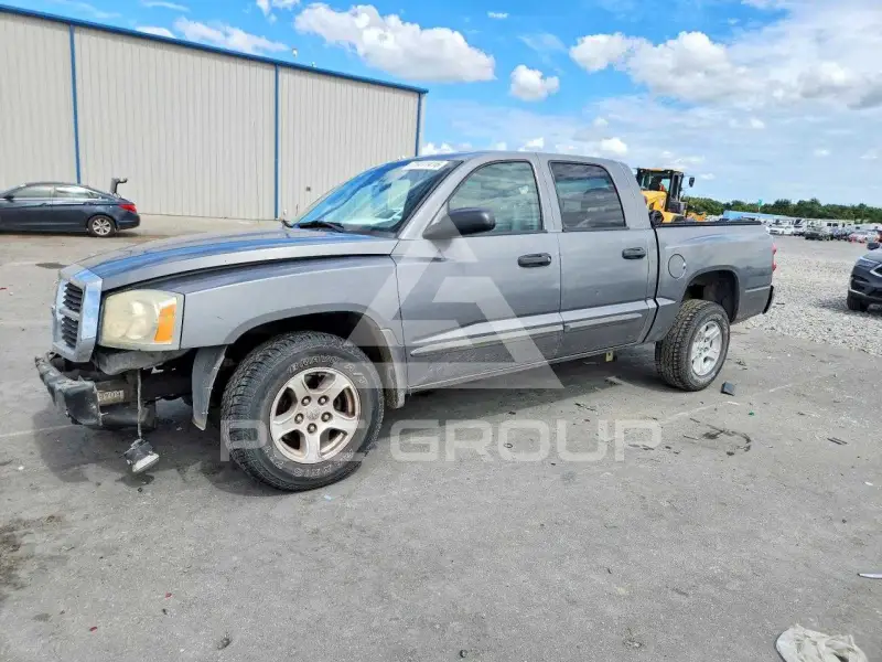 2005 Dodge DAKOTA photo