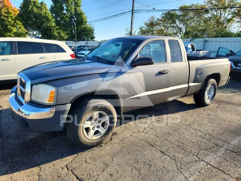 2005 Dodge DAKOTA photo