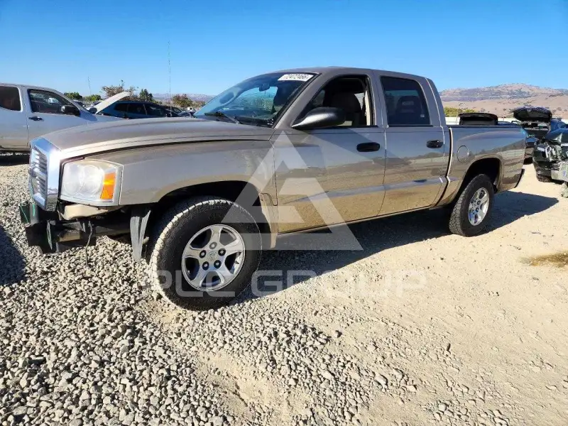 2005 Dodge DAKOTA photo