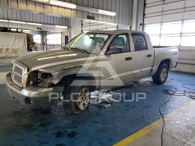 2005 Dodge DAKOTA photo