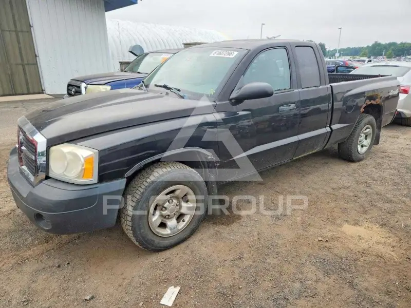 2005 Dodge DAKOTA photo