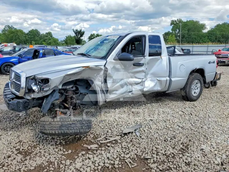 2005 Dodge DAKOTA фото