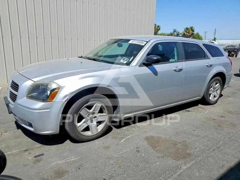2005 Dodge MAGNUM photo