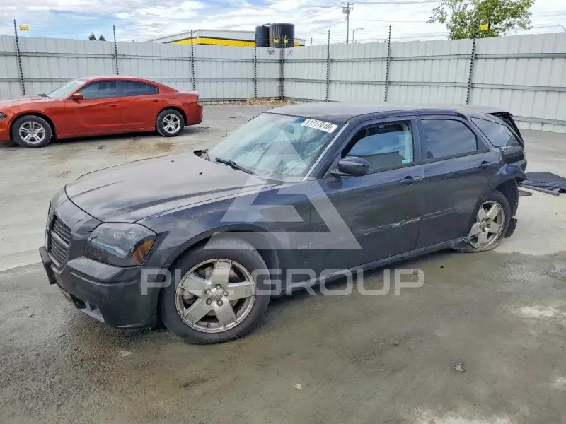 2005 Dodge MAGNUM photo