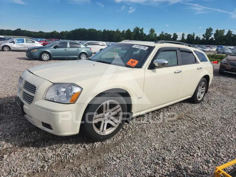2005 Dodge MAGNUM photo
