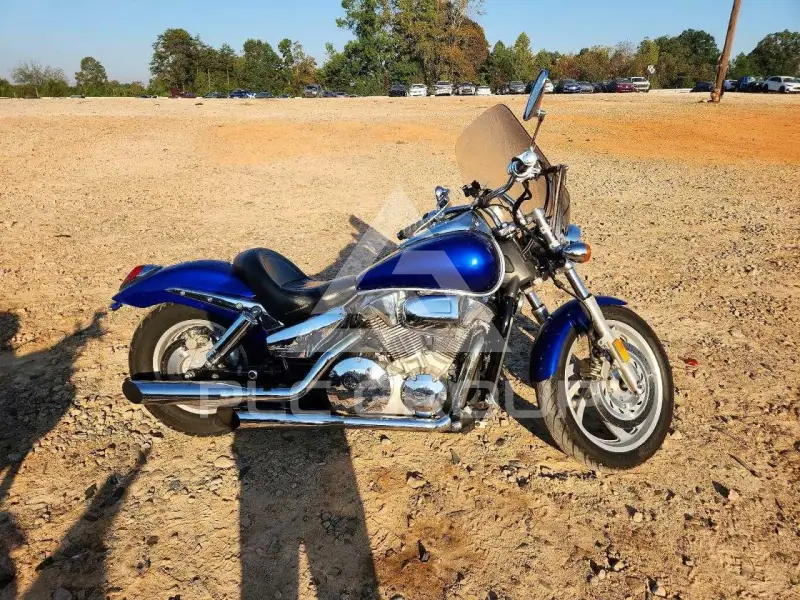 2005 Honda VTX photo