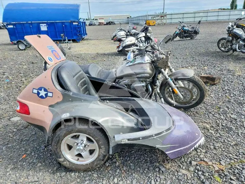 2005 Honda VTX photo