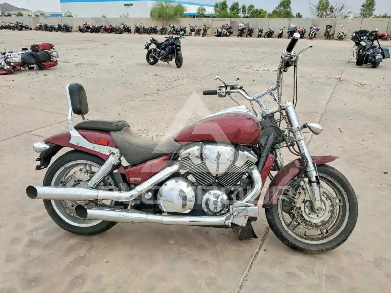 2005 Honda VTX photo