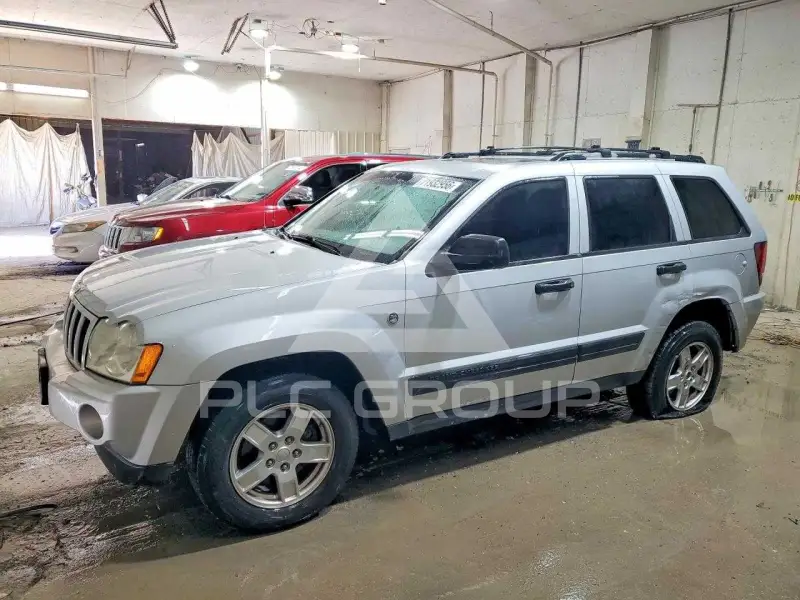2005 Jeep CHEROKEE photo