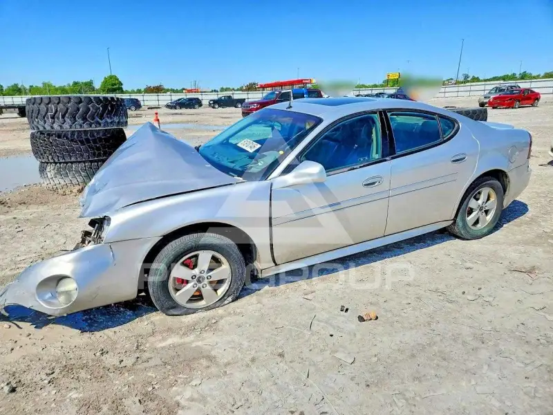 2005 Pontiac GRAND PRIX photo