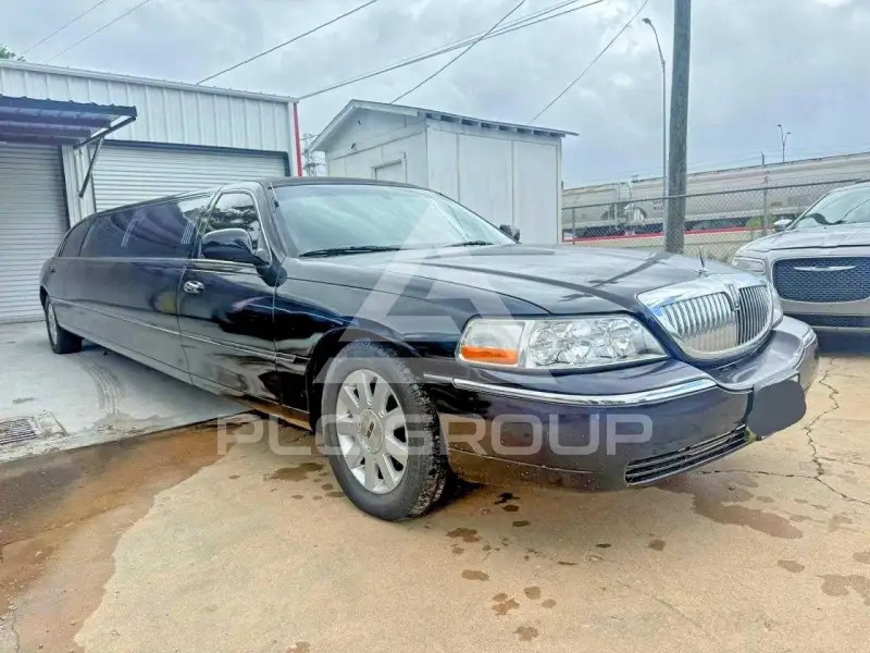 2005 Lincoln Town фото