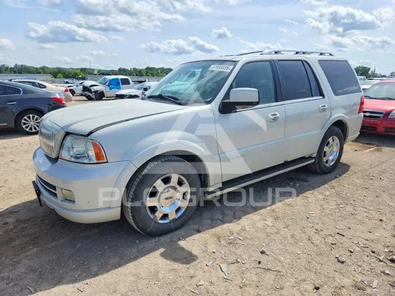 2005 Lincoln NAVIGATOR photo