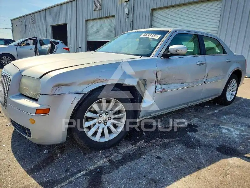 2005 Chrysler 300 photo
