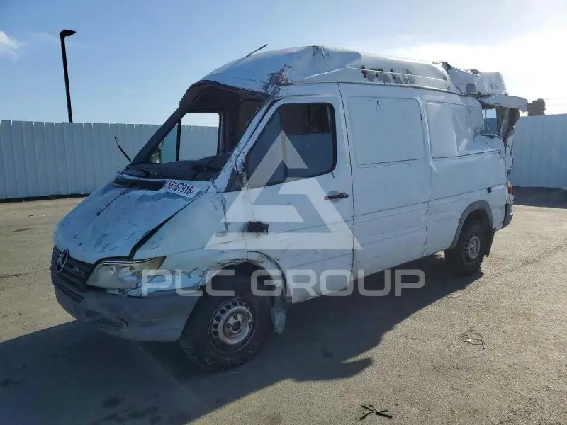 2005 Mercedes Benz Sprinter photo