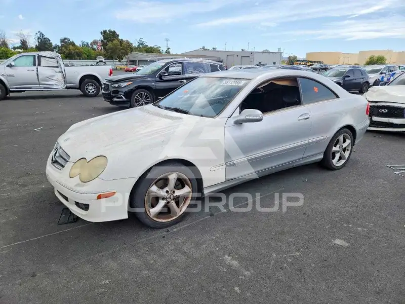 2005 Mercedes Benz CLK photo