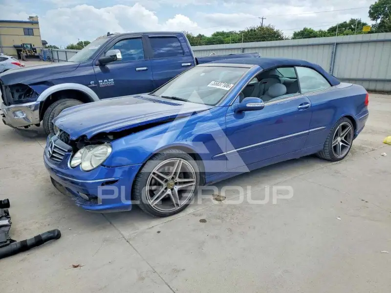 2005 Mercedes Benz CLK photo
