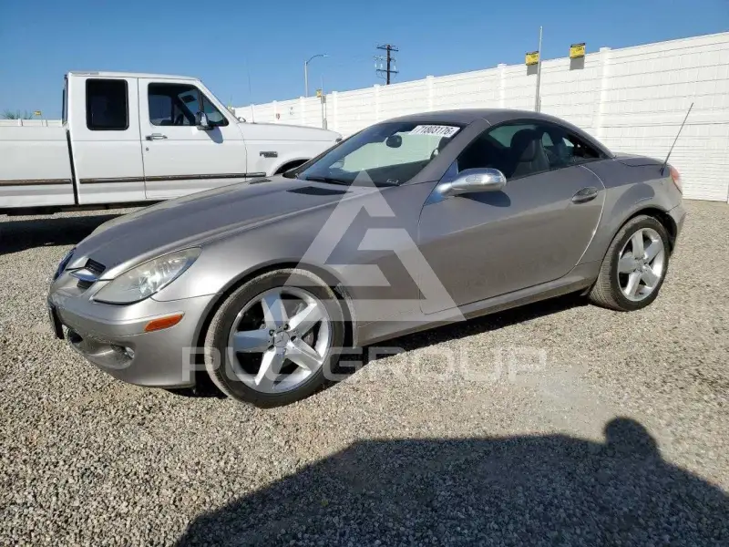 2005 Mercedes Benz SLK-Class photo