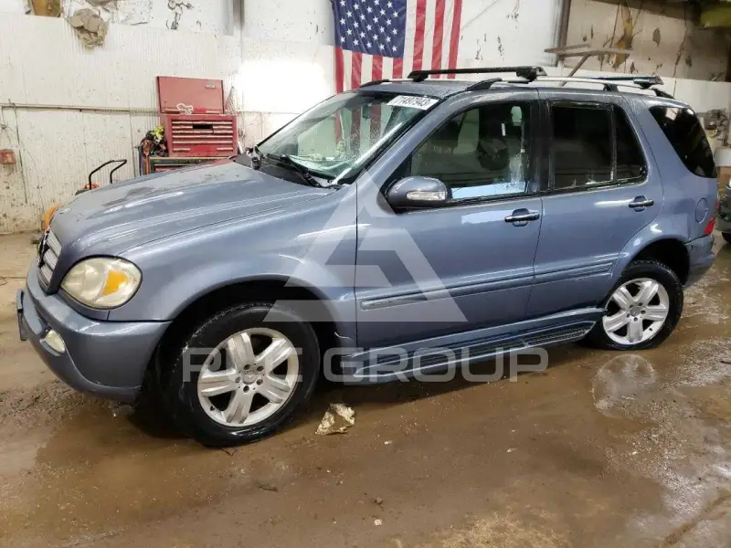 2005 Mercedes Benz ML-Class photo