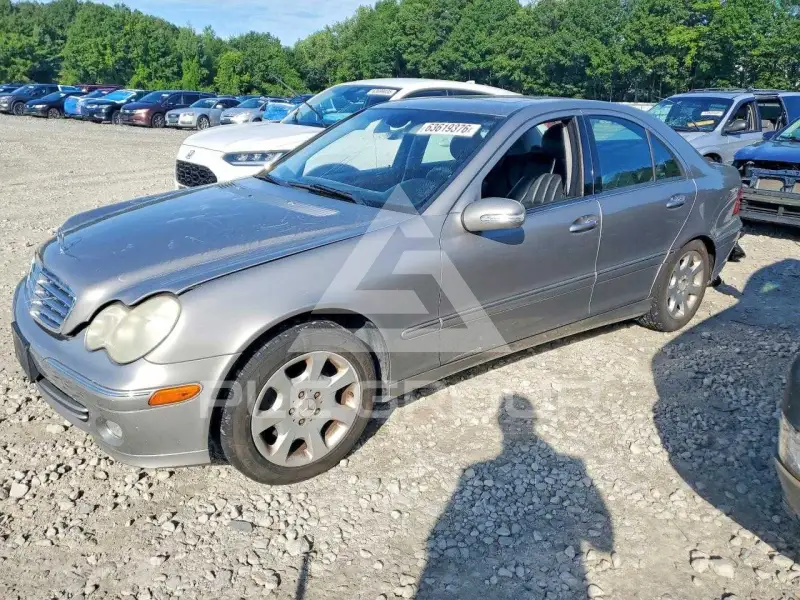 2005 Mercedes Benz C-Class photo
